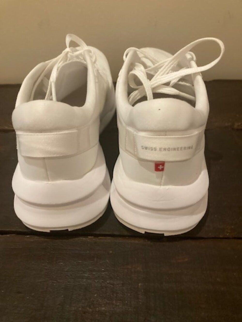 womens on sneakers - Picture 3 of 9